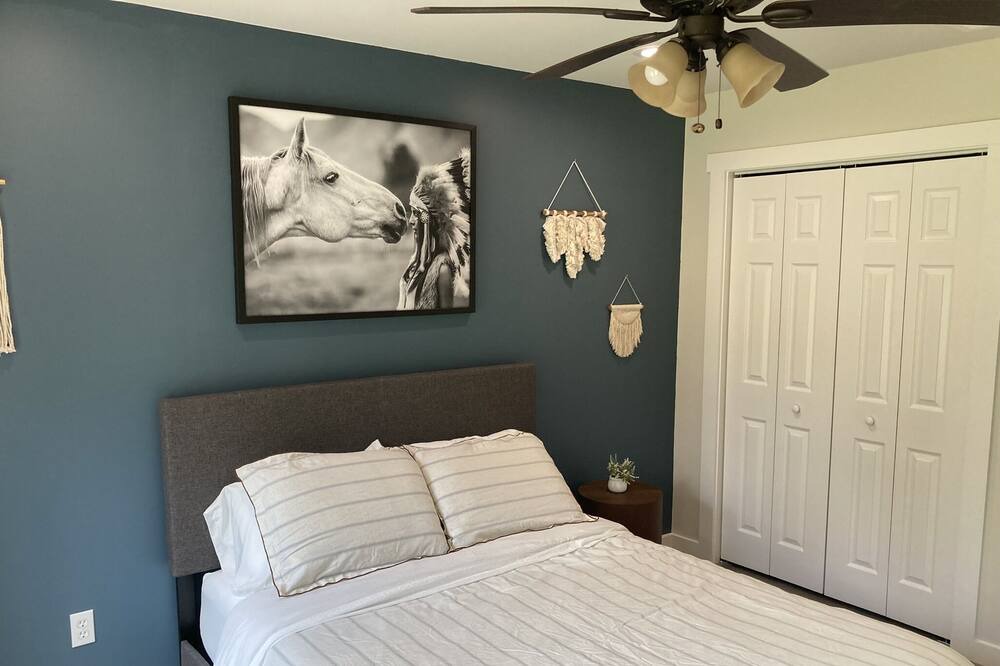 Photo of Bedroom in Whitesburg