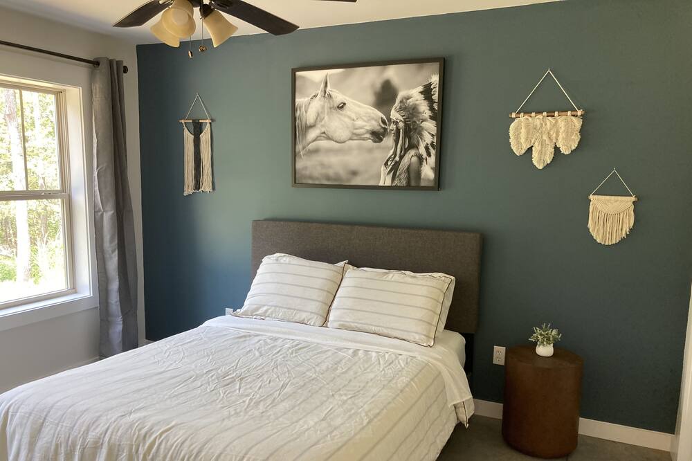 Photo of Bedroom in Whitesburg