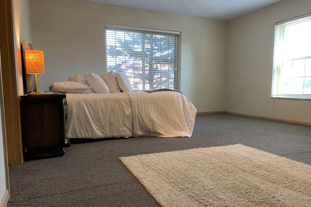 Photo of Bedroom in Lindenwood Park