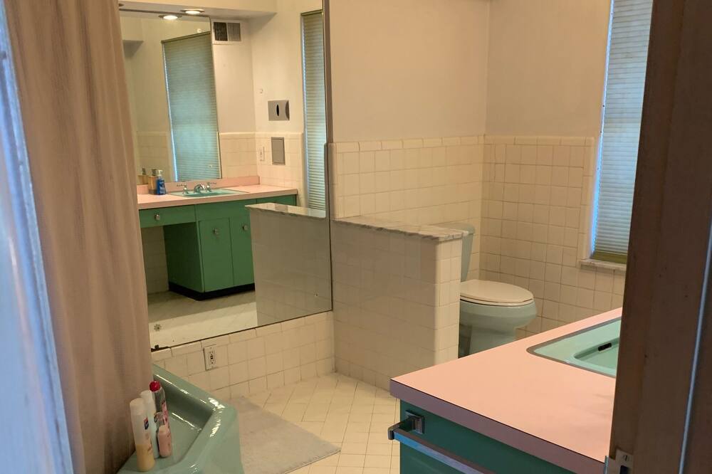 Photo of Bedroom in Lindenwood Park