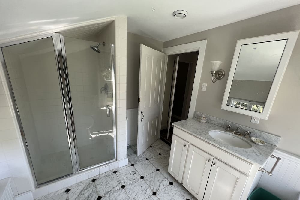 Photo of Bathroom in Blue Bell