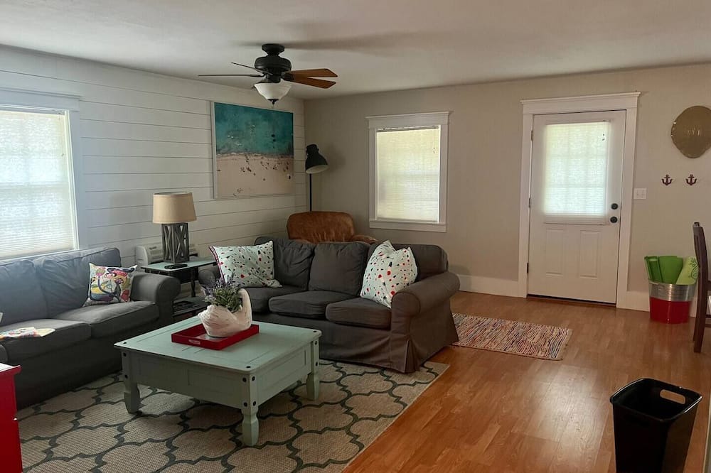 Photo of Livingroom in La Cygne