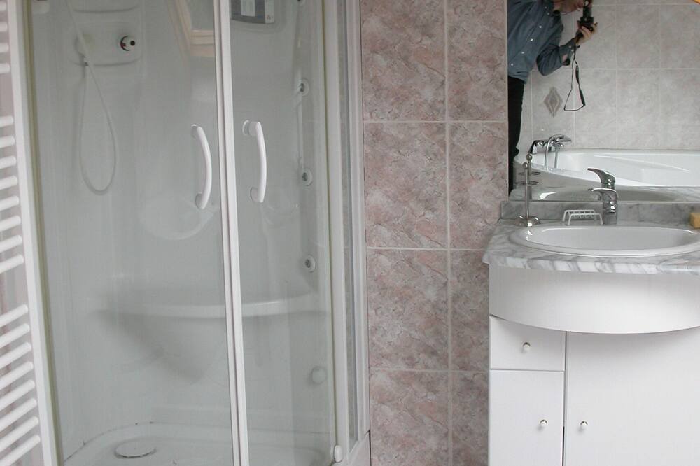 Photo of Bathroom in Etretat