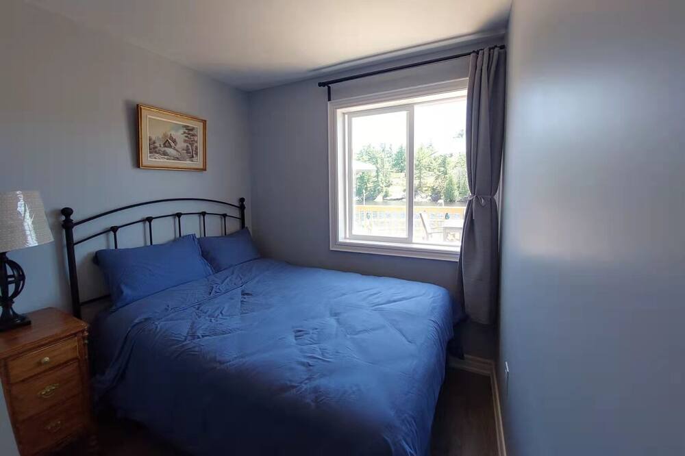 Photo of Bedroom in Byng Inlet