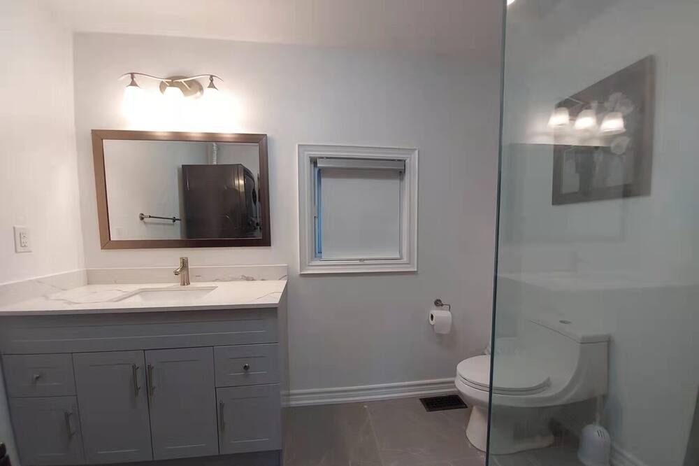 Photo of Bathroom in Byng Inlet