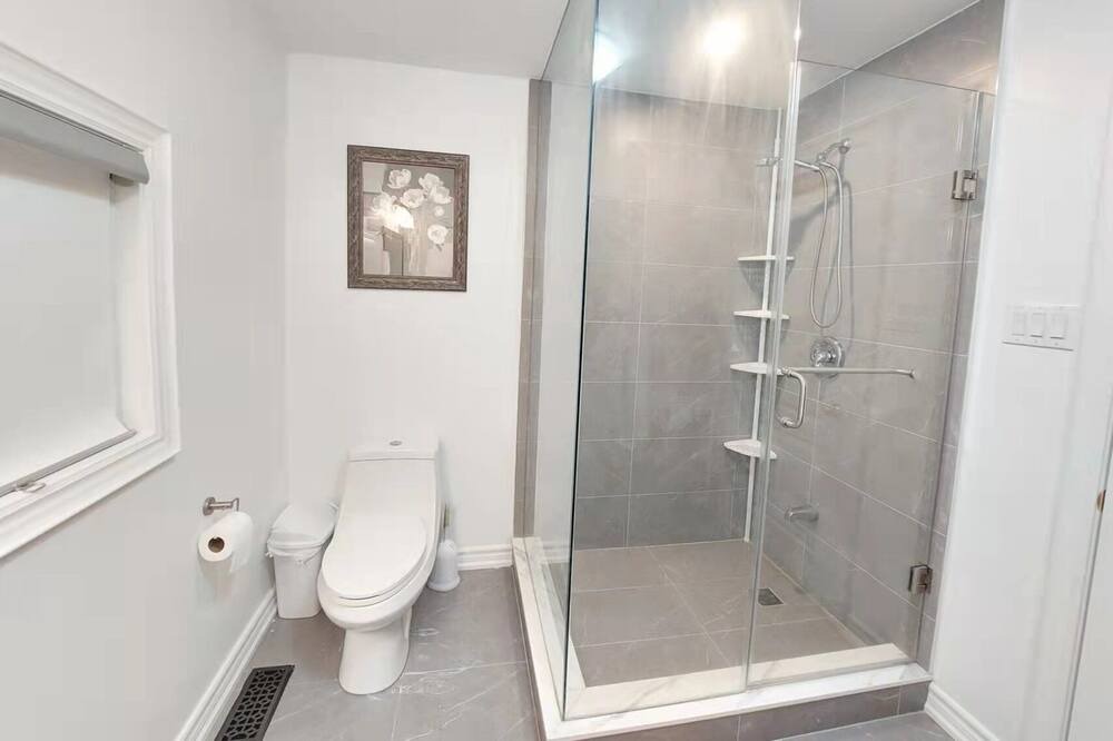 Photo of Bathroom in Byng Inlet