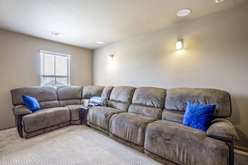 Photo of Livingroom in Pecan Grove