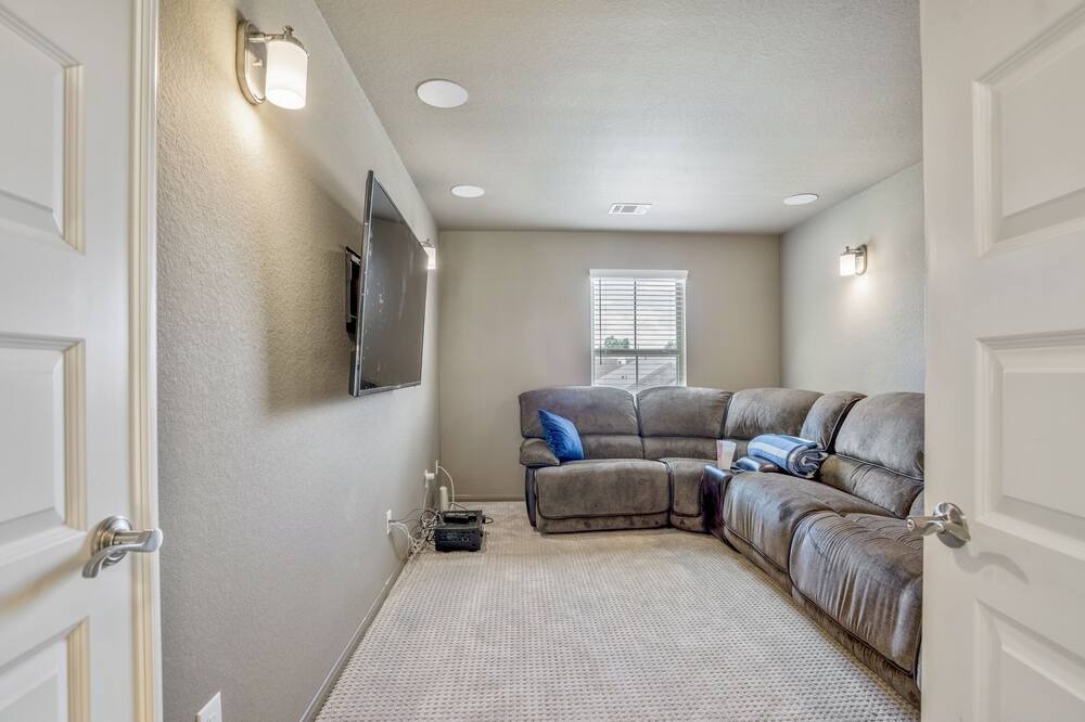 Photo of Livingroom in Pecan Grove