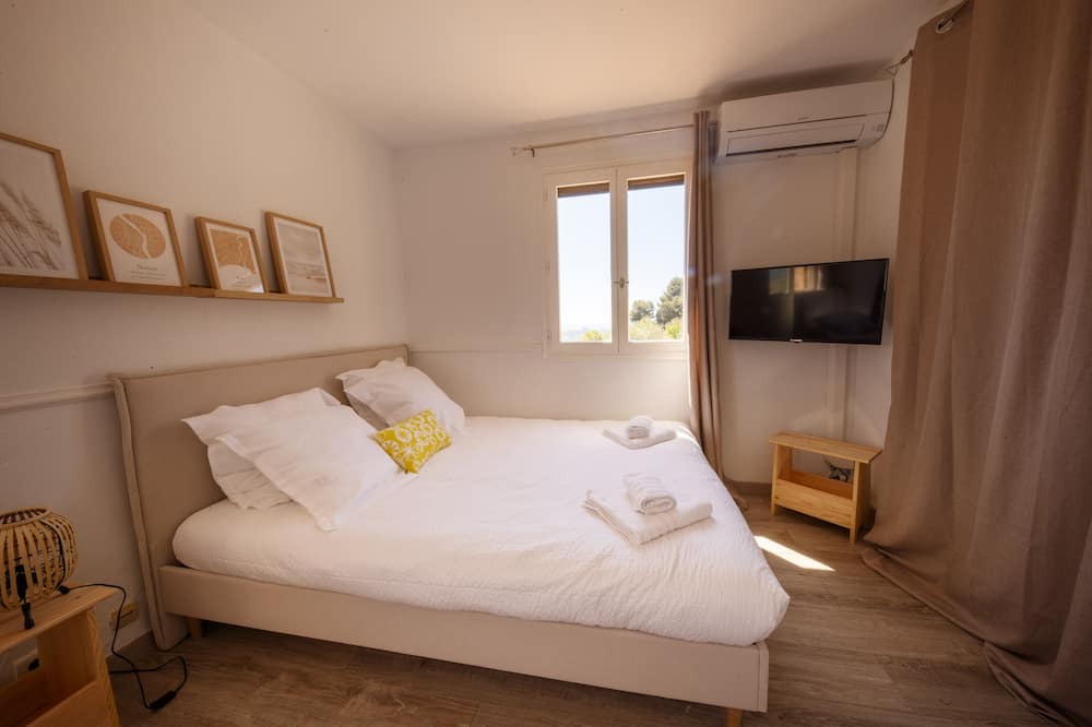 Photo of Bedroom in Montaleigne