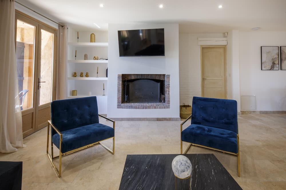 Photo of Livingroom in Montaleigne