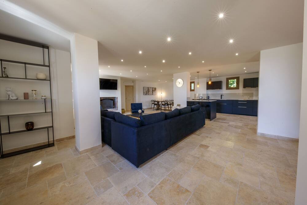 Photo of Livingroom in Montaleigne