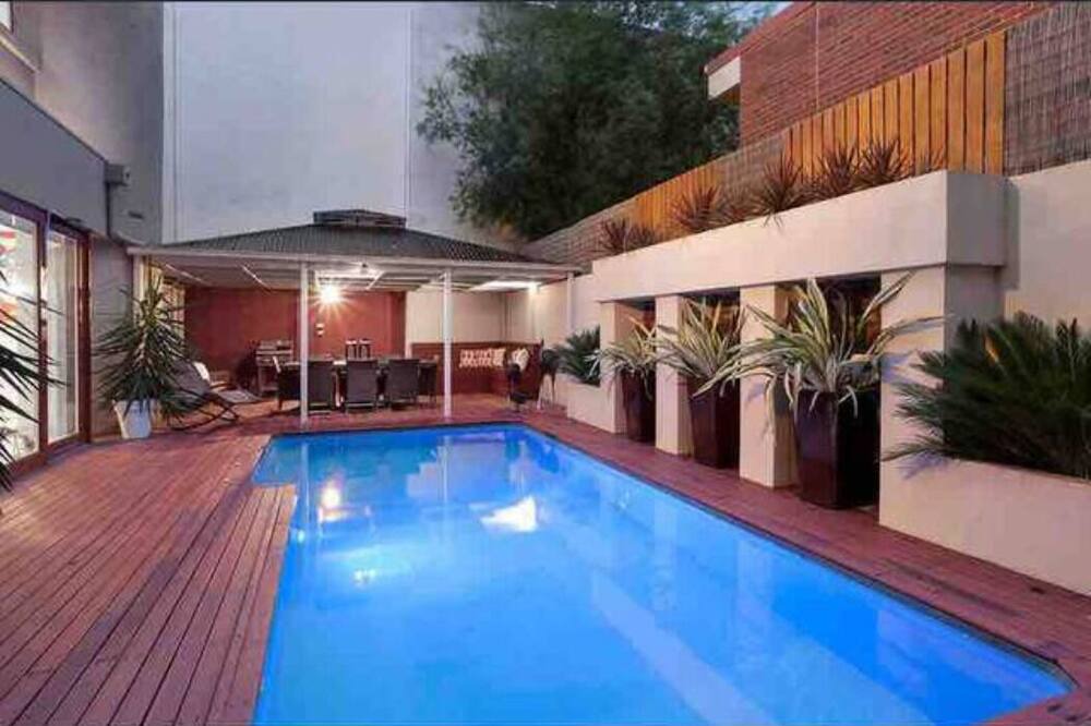 Photo of Outdoor in Caulfield North