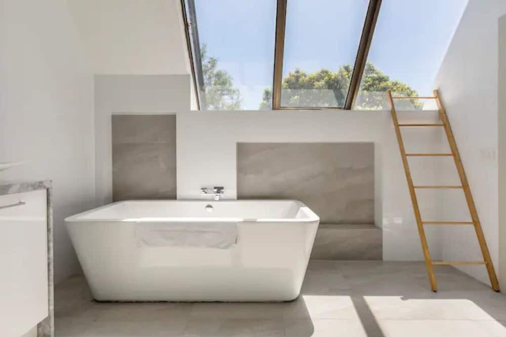 Photo of Bathroom in Caulfield North