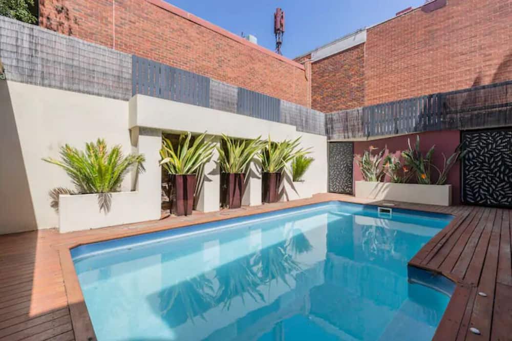 Photo of Outdoor in Caulfield North