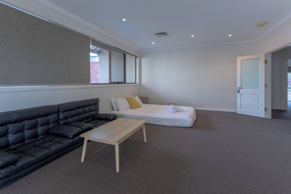 Photo of Livingroom in Caulfield North