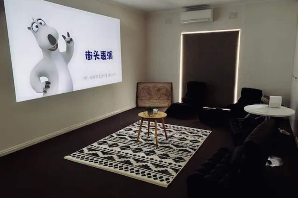 Photo of Livingroom in Caulfield North