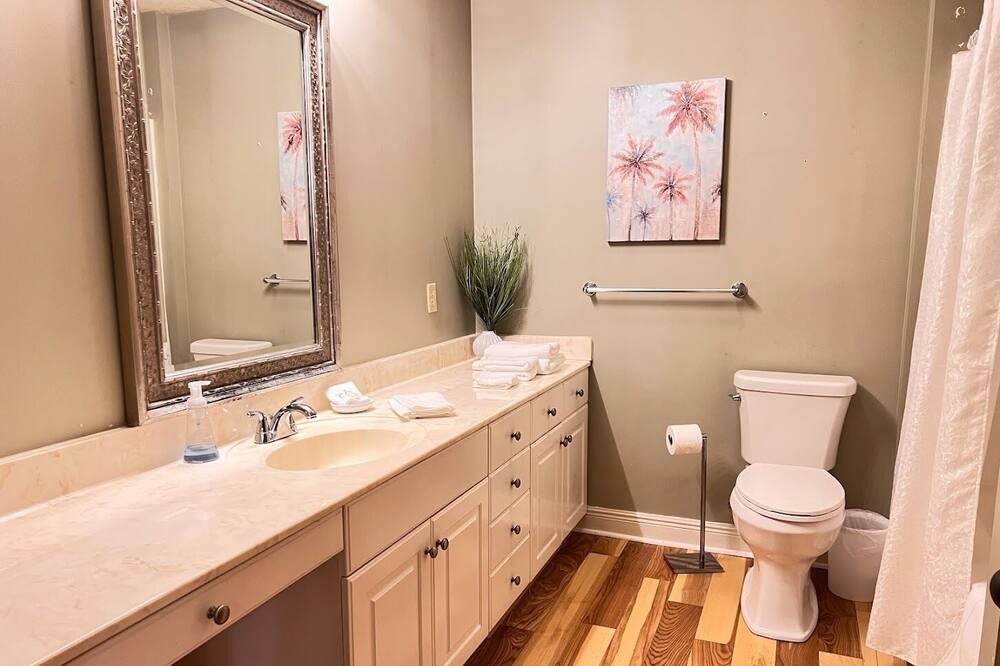 Photo of Bathroom in Pheba