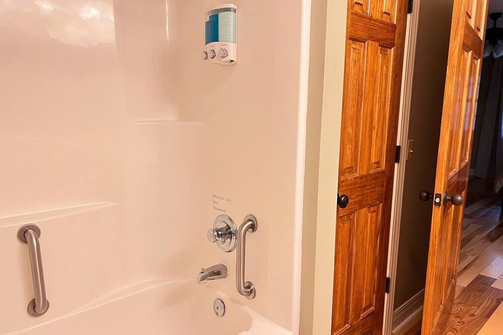 Photo of Bathroom in Pheba