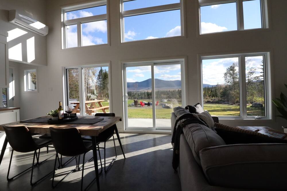 Photo of Livingroom in St-Augustin-de-Woburn
