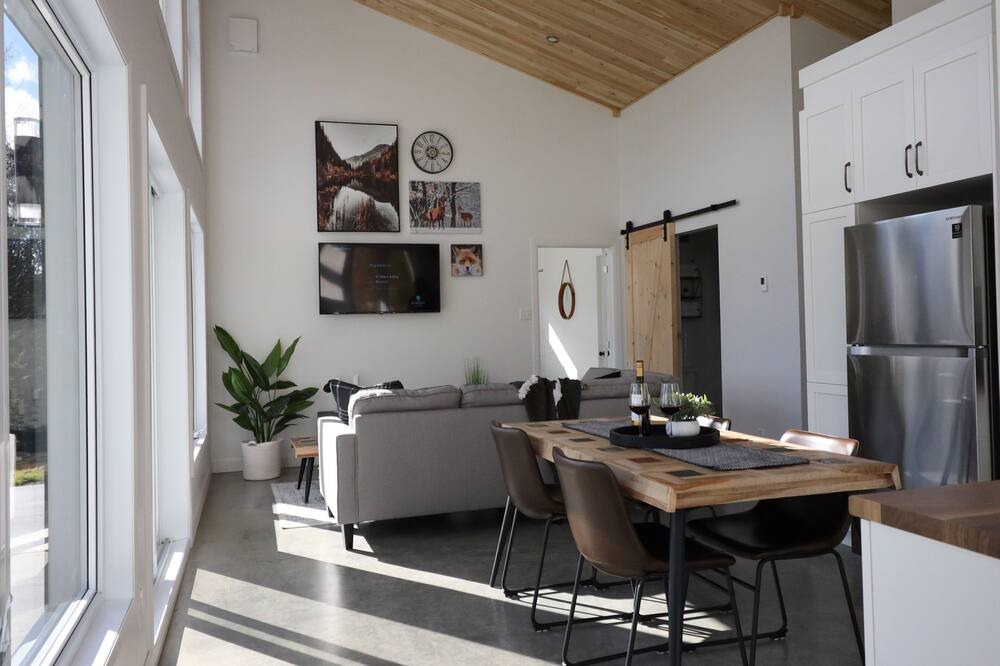 Photo of Livingroom in St-Augustin-de-Woburn