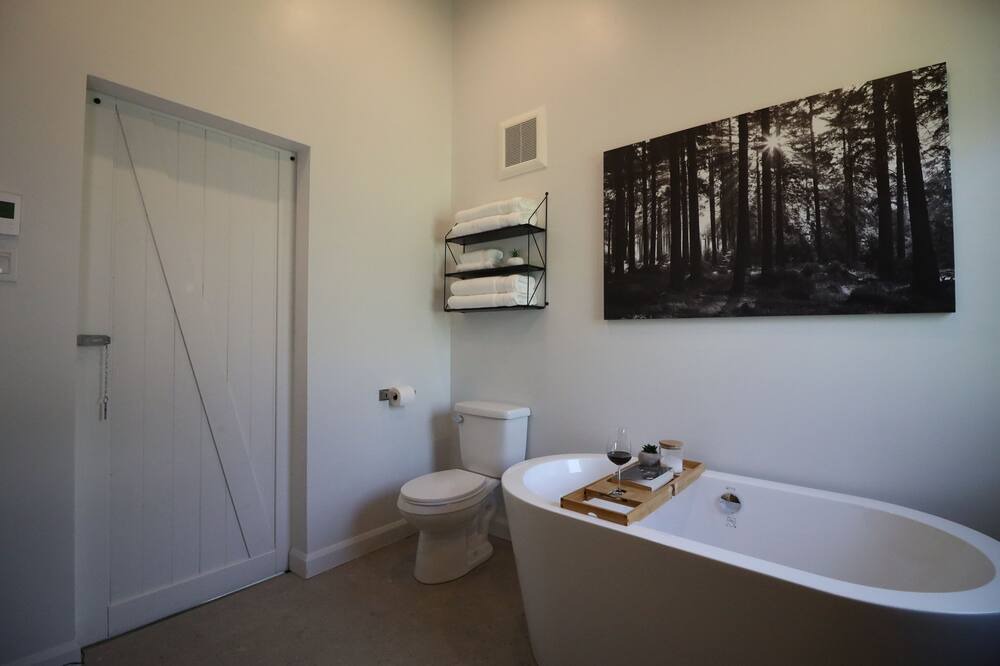 Photo of Bathroom in St-Augustin-de-Woburn