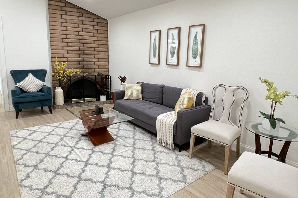Photo of Livingroom in Sacramento