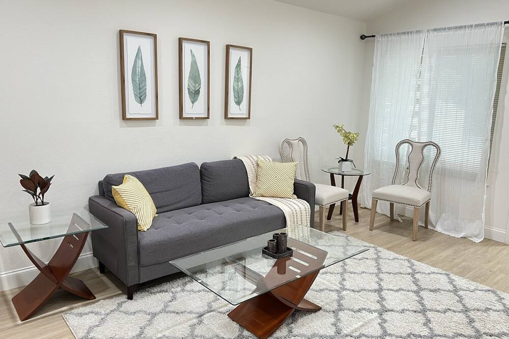 Photo of Livingroom in Sacramento