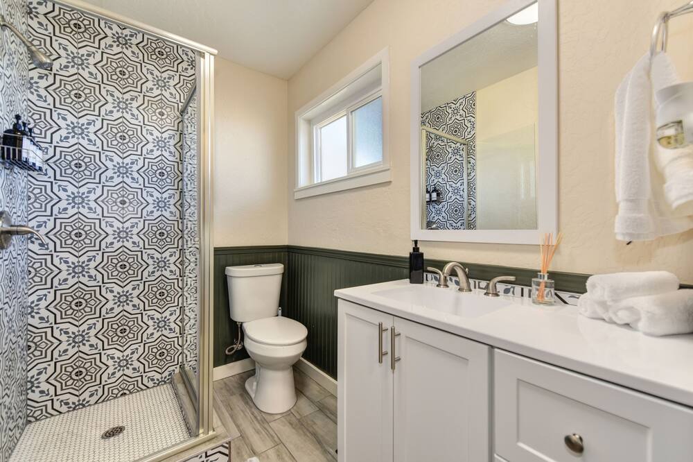 Photo of Bathroom in Apple Hill