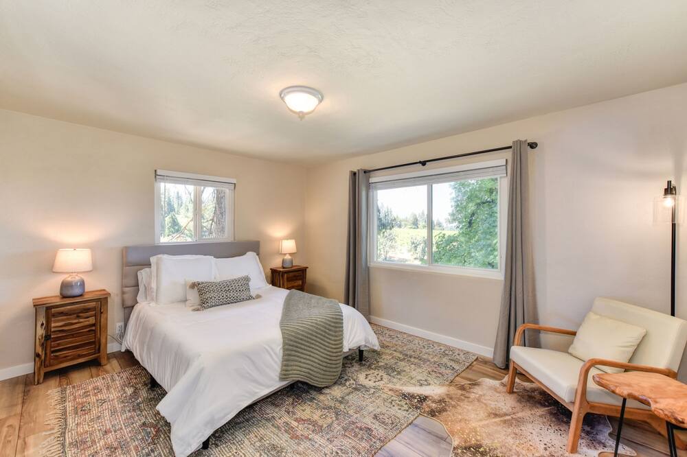 Photo of Bedroom in Apple Hill