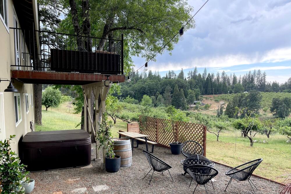 Photo of Outdoor in Apple Hill