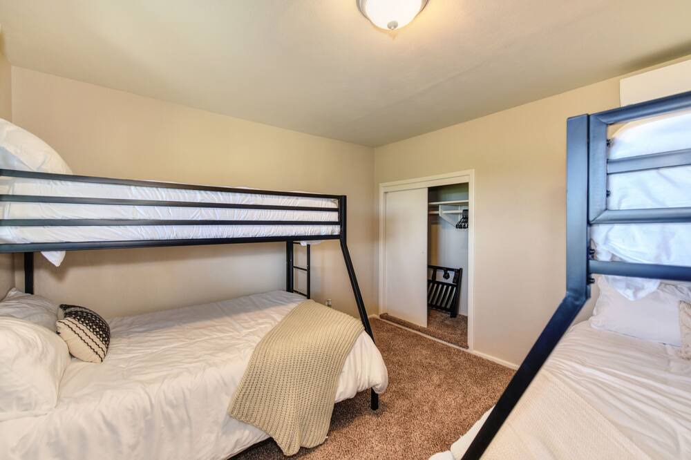 Photo of Bedroom in Apple Hill