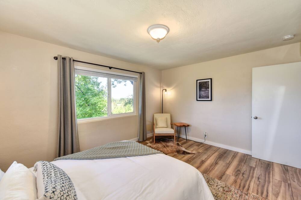 Photo of Bedroom in Apple Hill