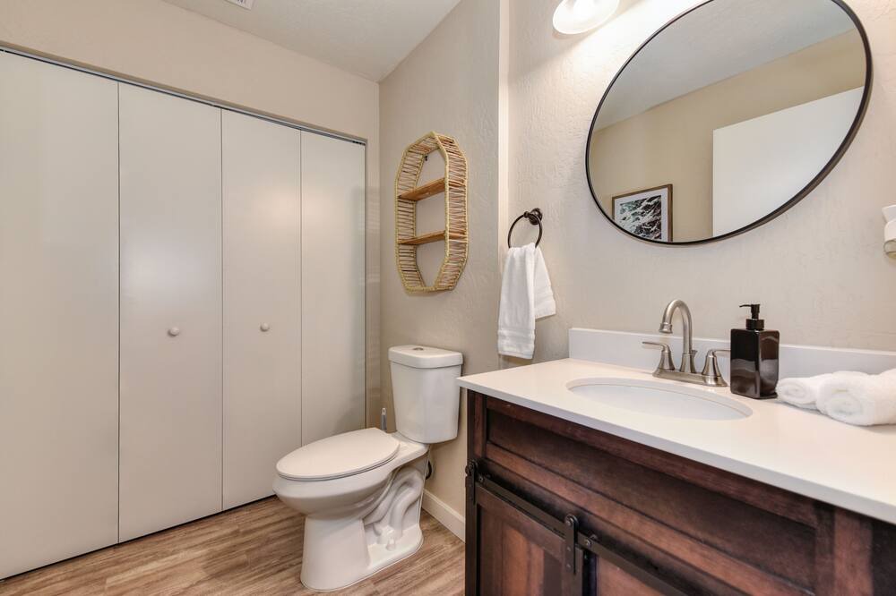 Photo of Bathroom in Apple Hill