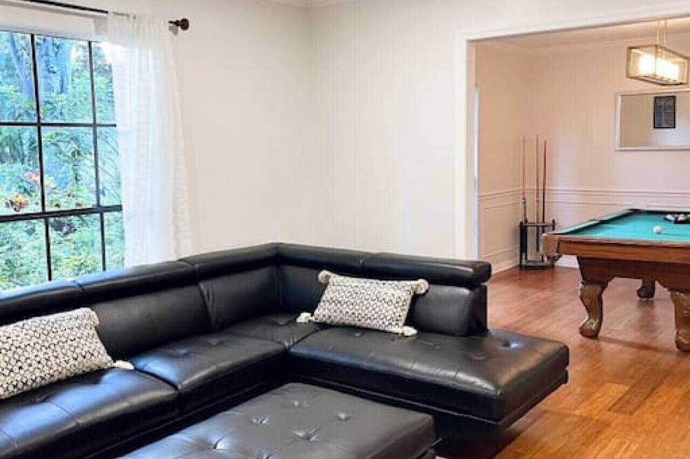Photo of Bedroom in Bloomingdale