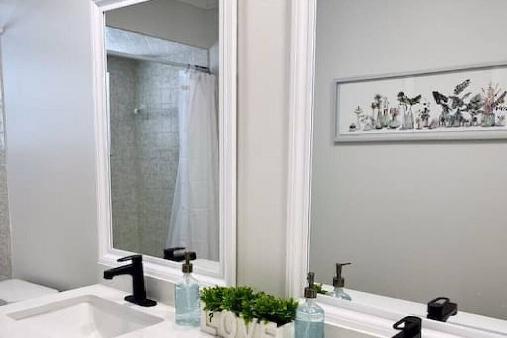 Photo of Bathroom in Bloomingdale