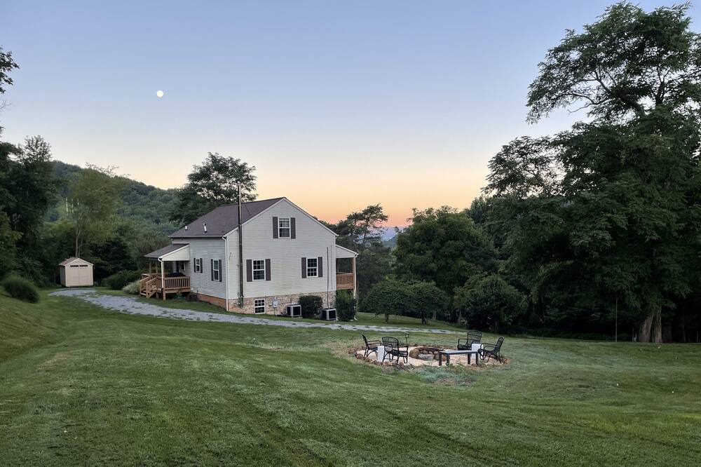 Photo of Outdoor in Stanley