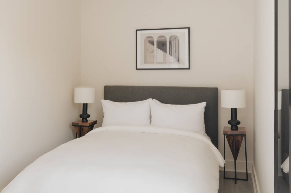 Photo of Bedroom in Five Points
