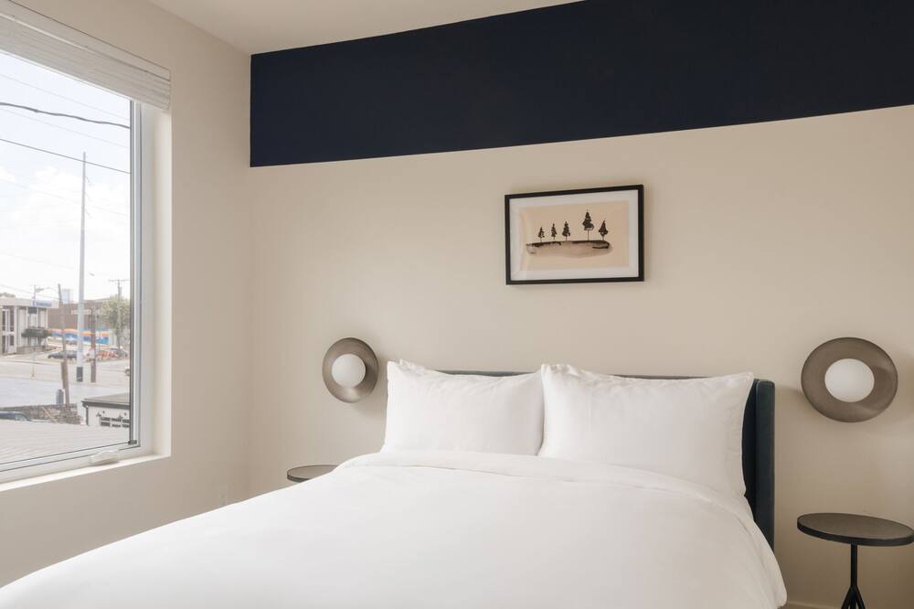 Photo of Bedroom in Five Points