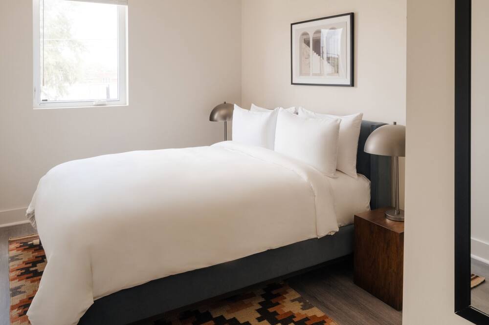 Photo of Bedroom in Five Points