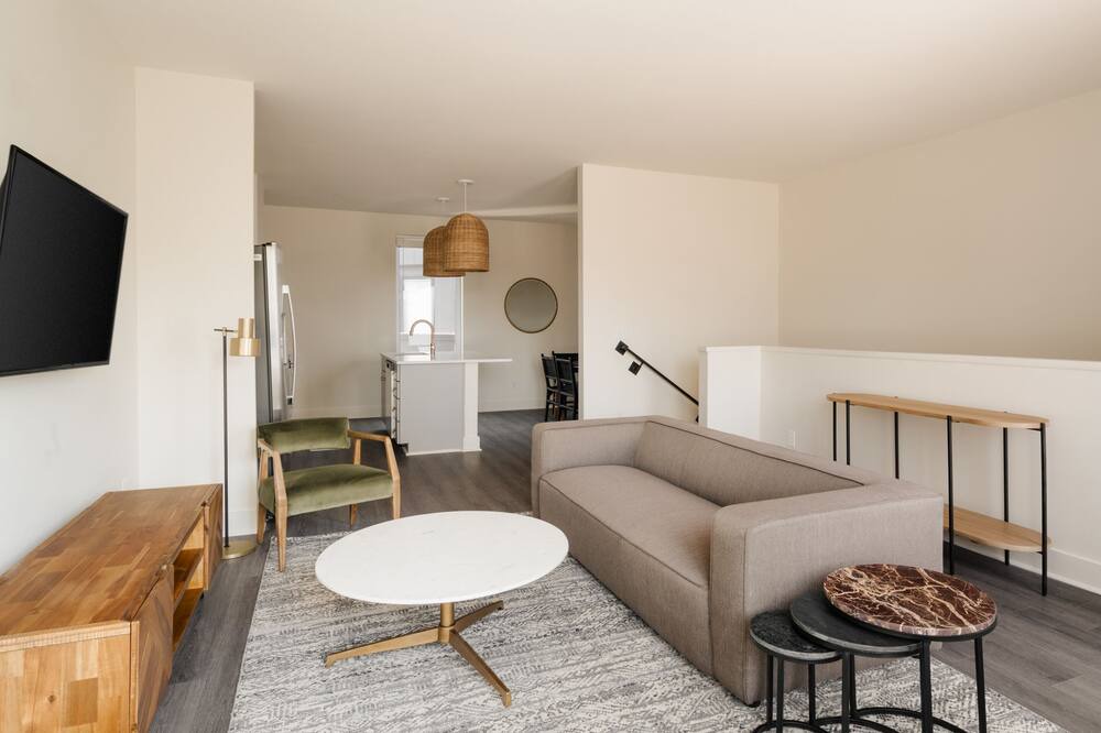 Photo of Livingroom in Five Points