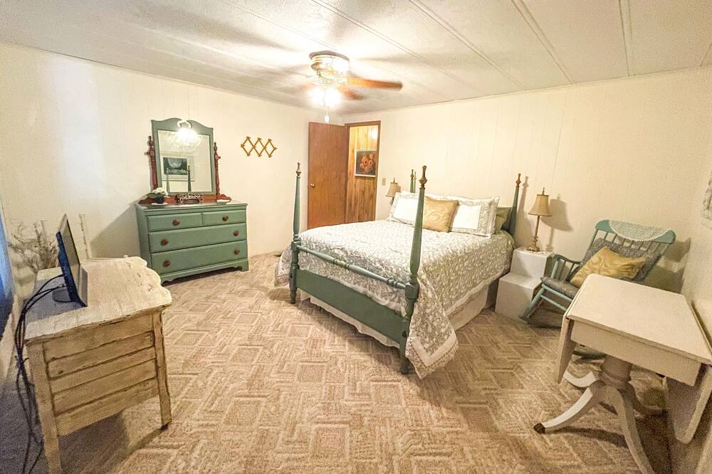 Photo of Bedroom in Brackettville