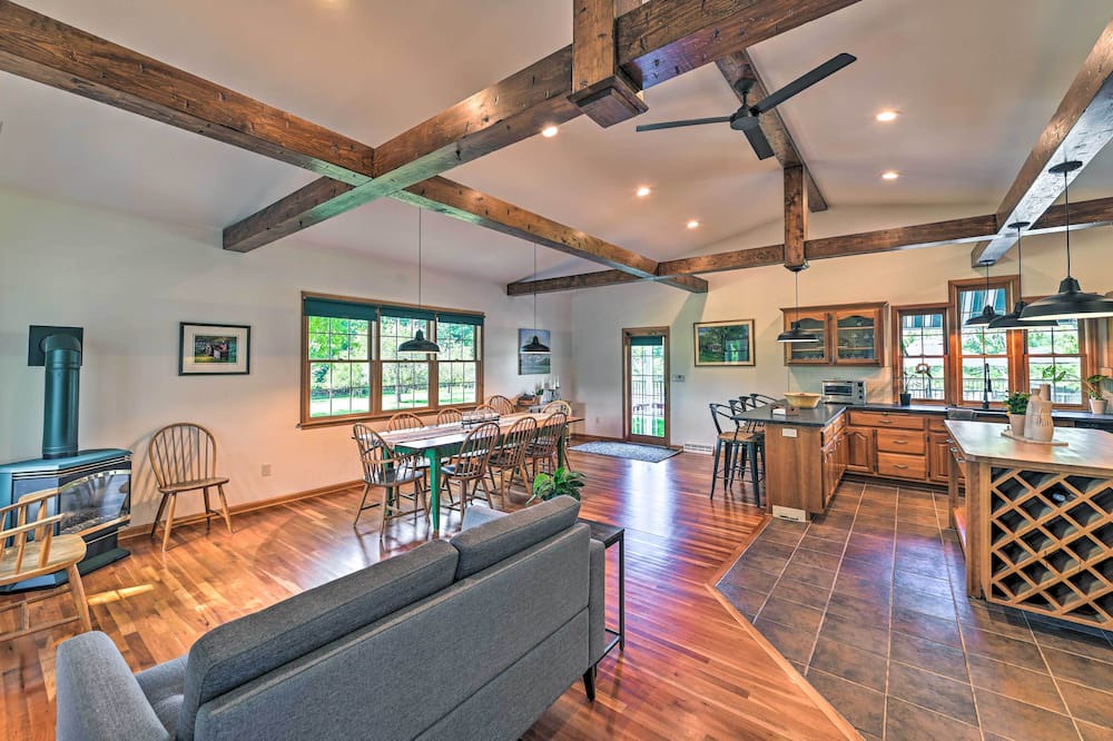 Photo of Bedroom in Central Bridge