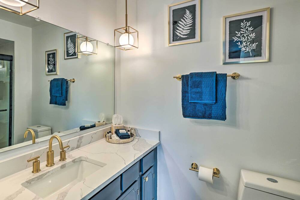 Photo of Bathroom in Central Bridge