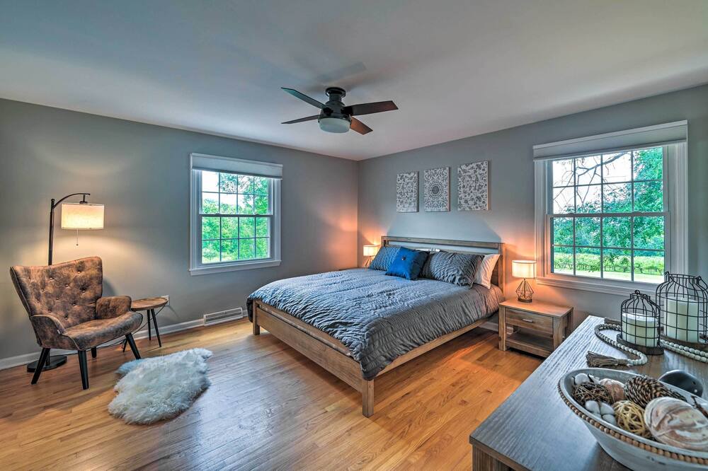 Photo of Others in Central Bridge