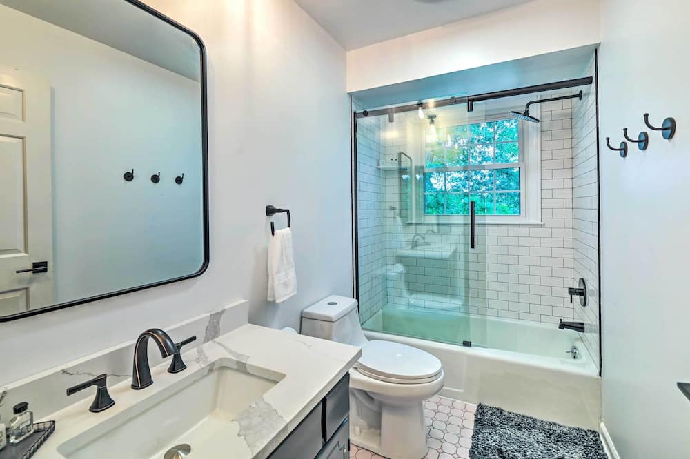 Photo of Bathroom in Central Bridge