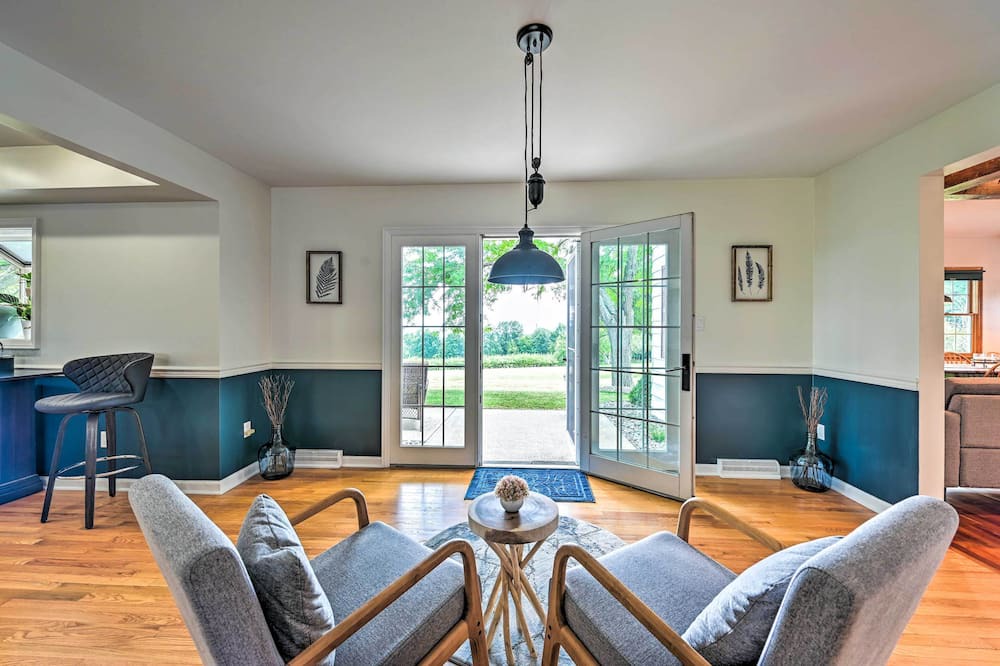 Photo of Others in Central Bridge