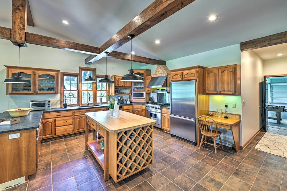 Photo of Others in Central Bridge