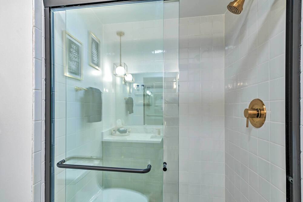 Photo of Bathroom in Central Bridge