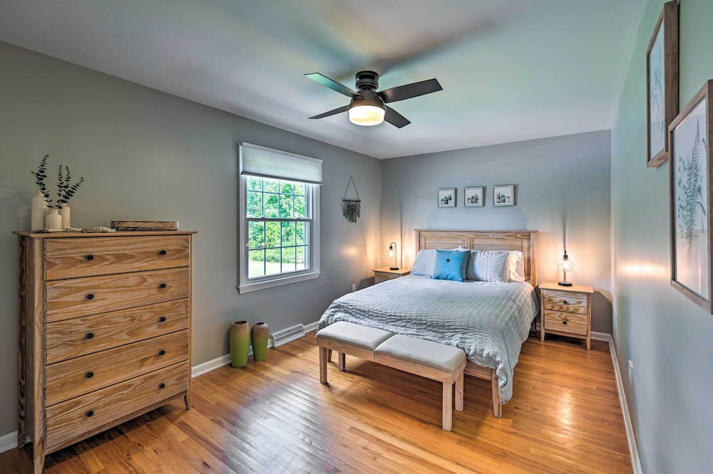 Photo of Others in Central Bridge