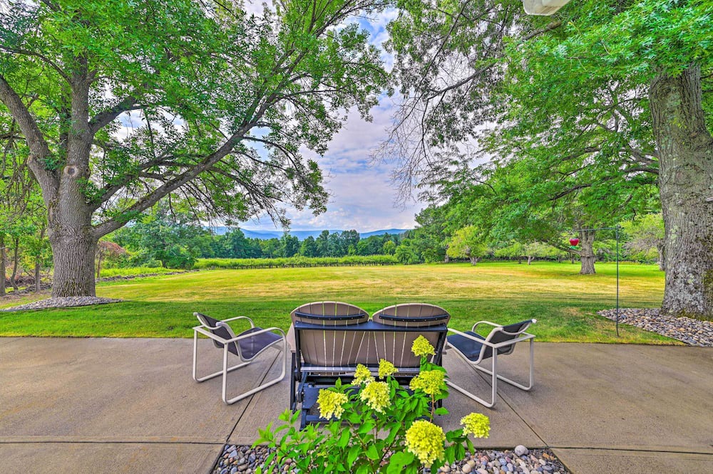 Photo of Others in Central Bridge